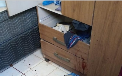 foto-quarto-da-casa-onde-carlos-alexandre-foi-achado-morto-ficou-coberto-de-sangue-780x448-1