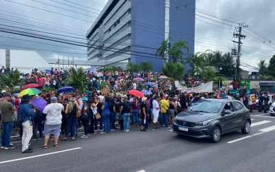 professores-da-rede-publica-estadual-protestam-em-frente-a-aleam-em-manaus-foto-jose-carlos-amorim-rede-amazonica