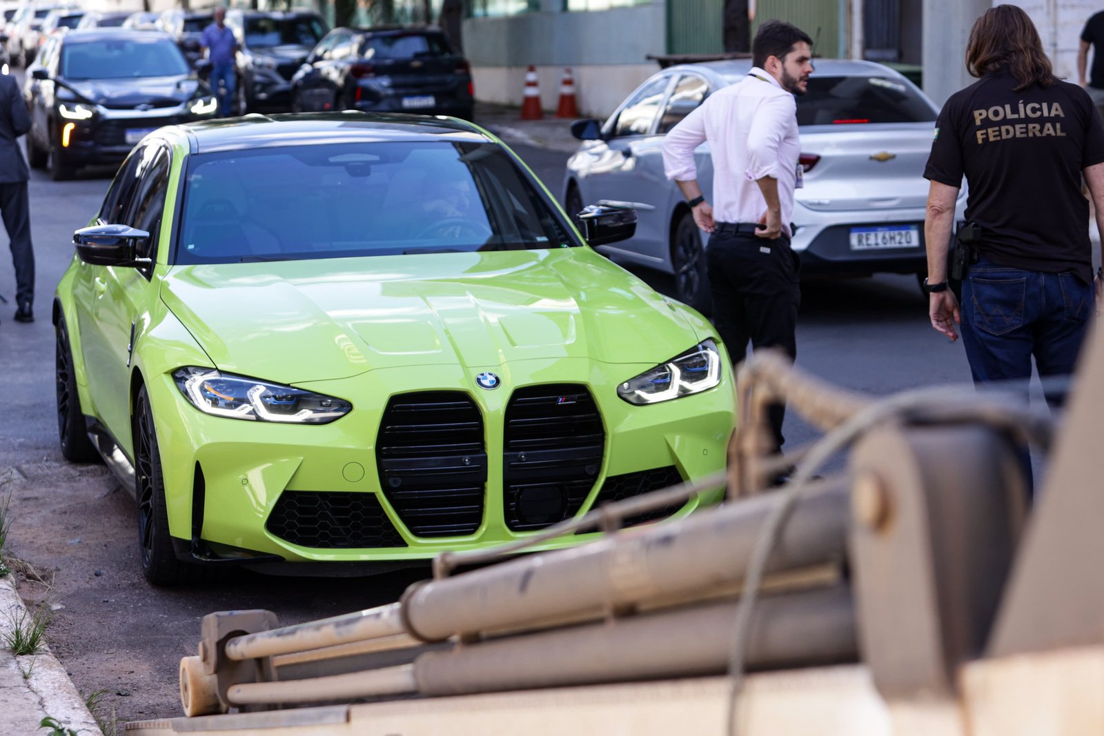 PF-apreende-5-carros-de-luxo-que-seriam-de-Antonio-Carlos-Antunes-o-Careca-do-INSS-Metropoles-1